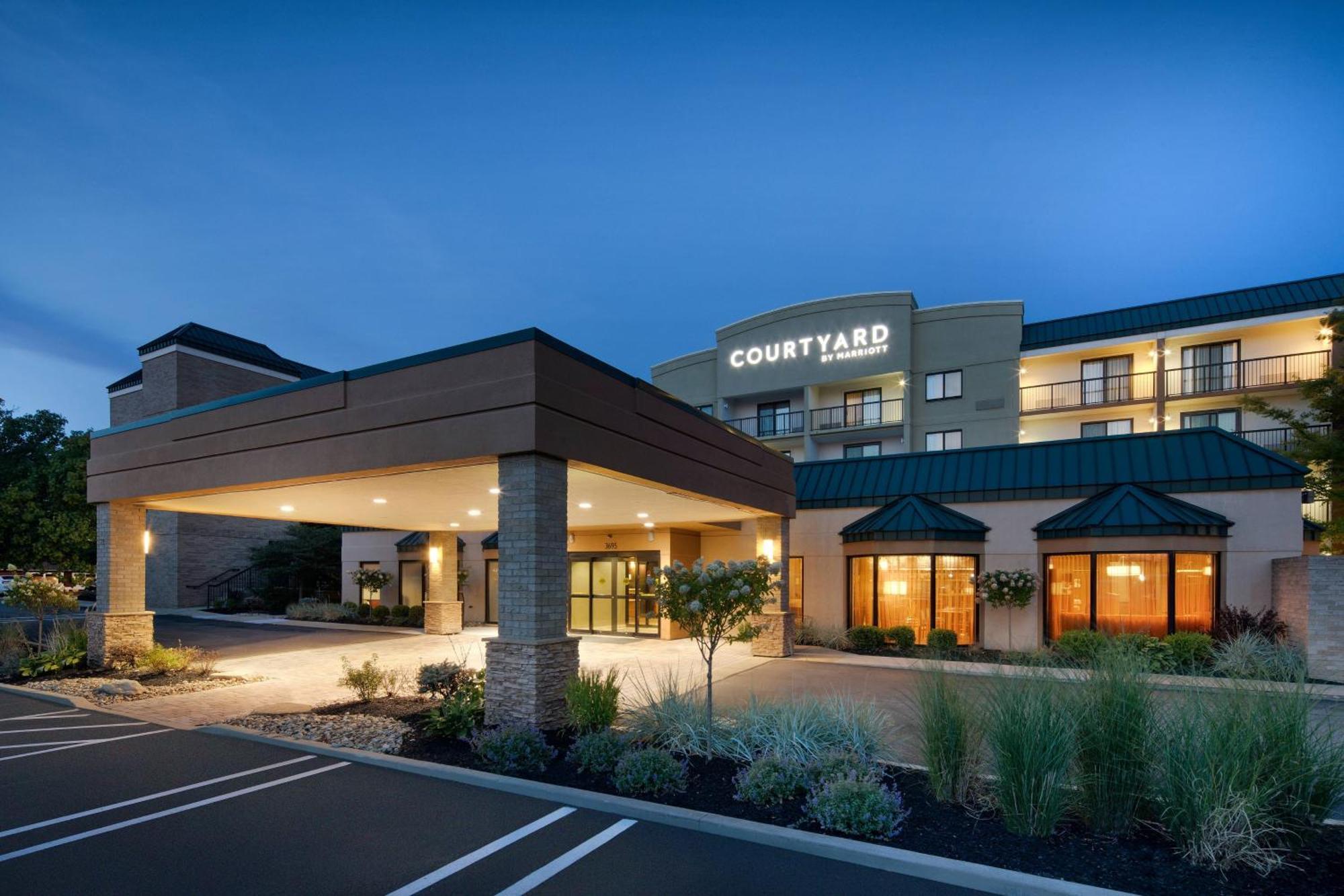 Courtyard Cleveland Beachwood Extérieur photo