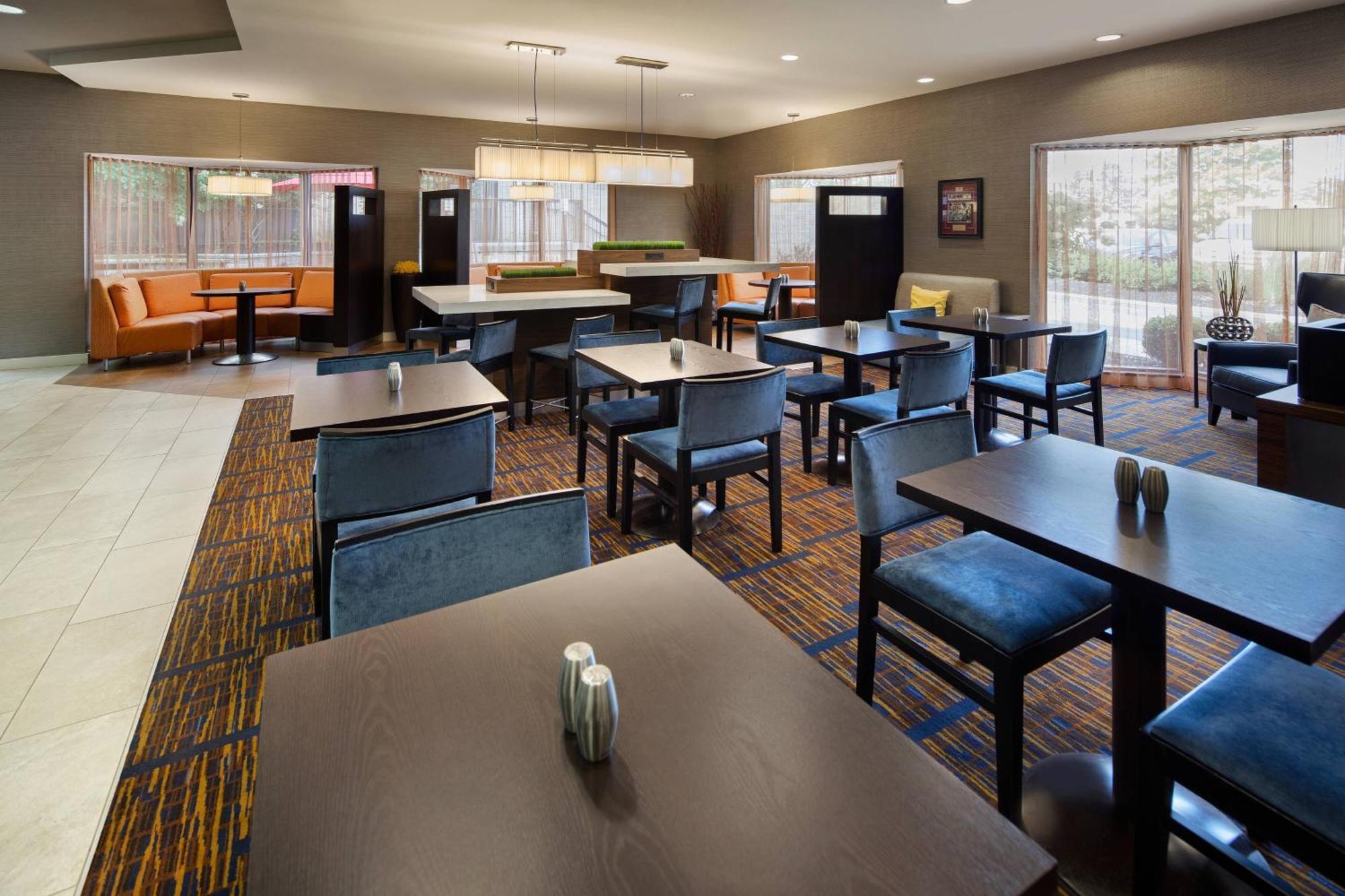 Courtyard Cleveland Beachwood Extérieur photo