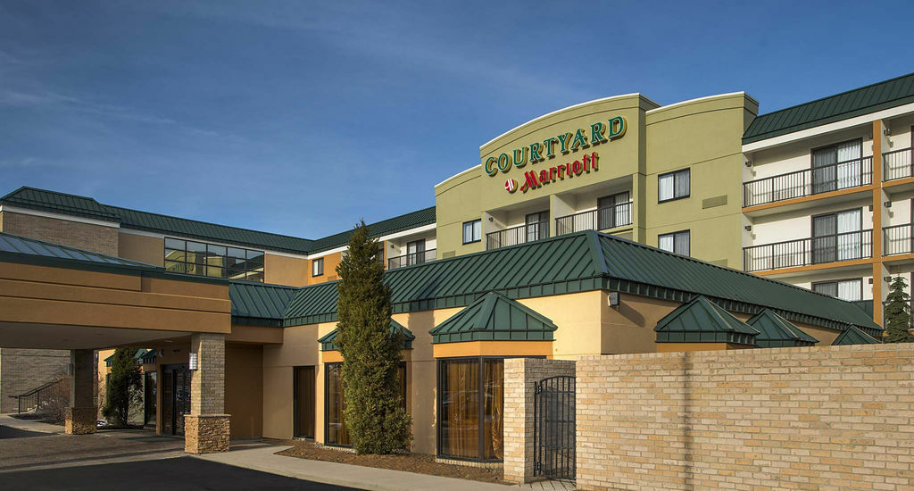 Courtyard Cleveland Beachwood Extérieur photo